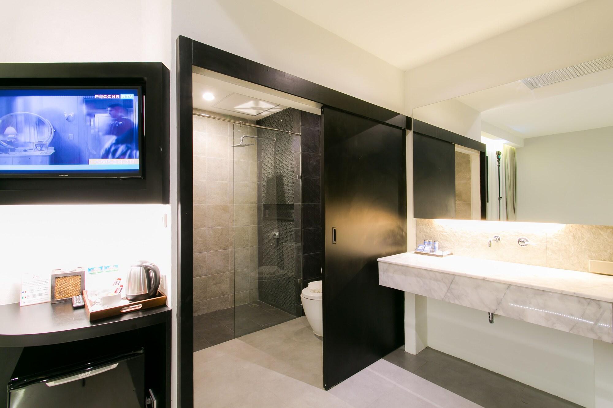 Отель The House Patong Экстерьер фото