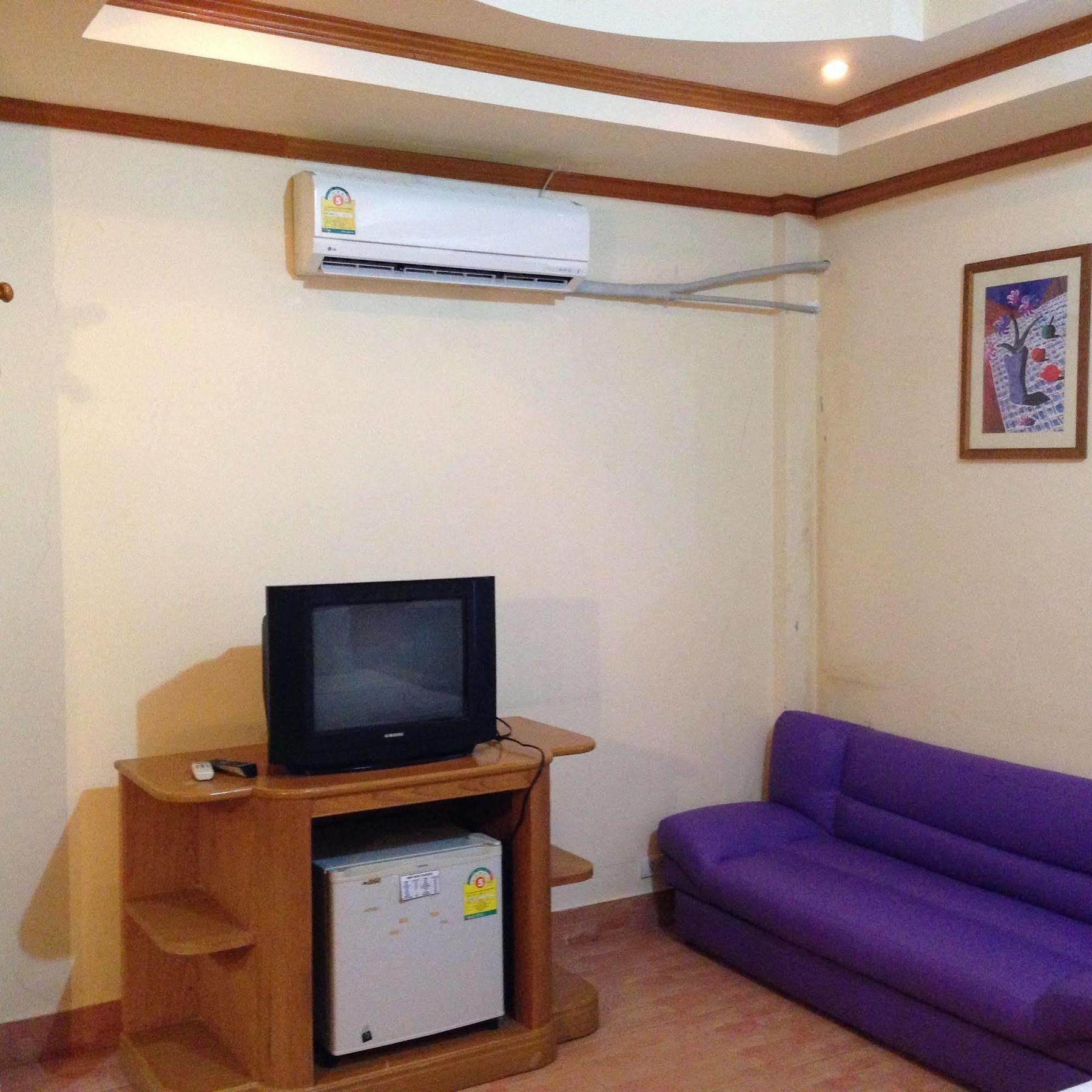 Отель The House Patong Экстерьер фото