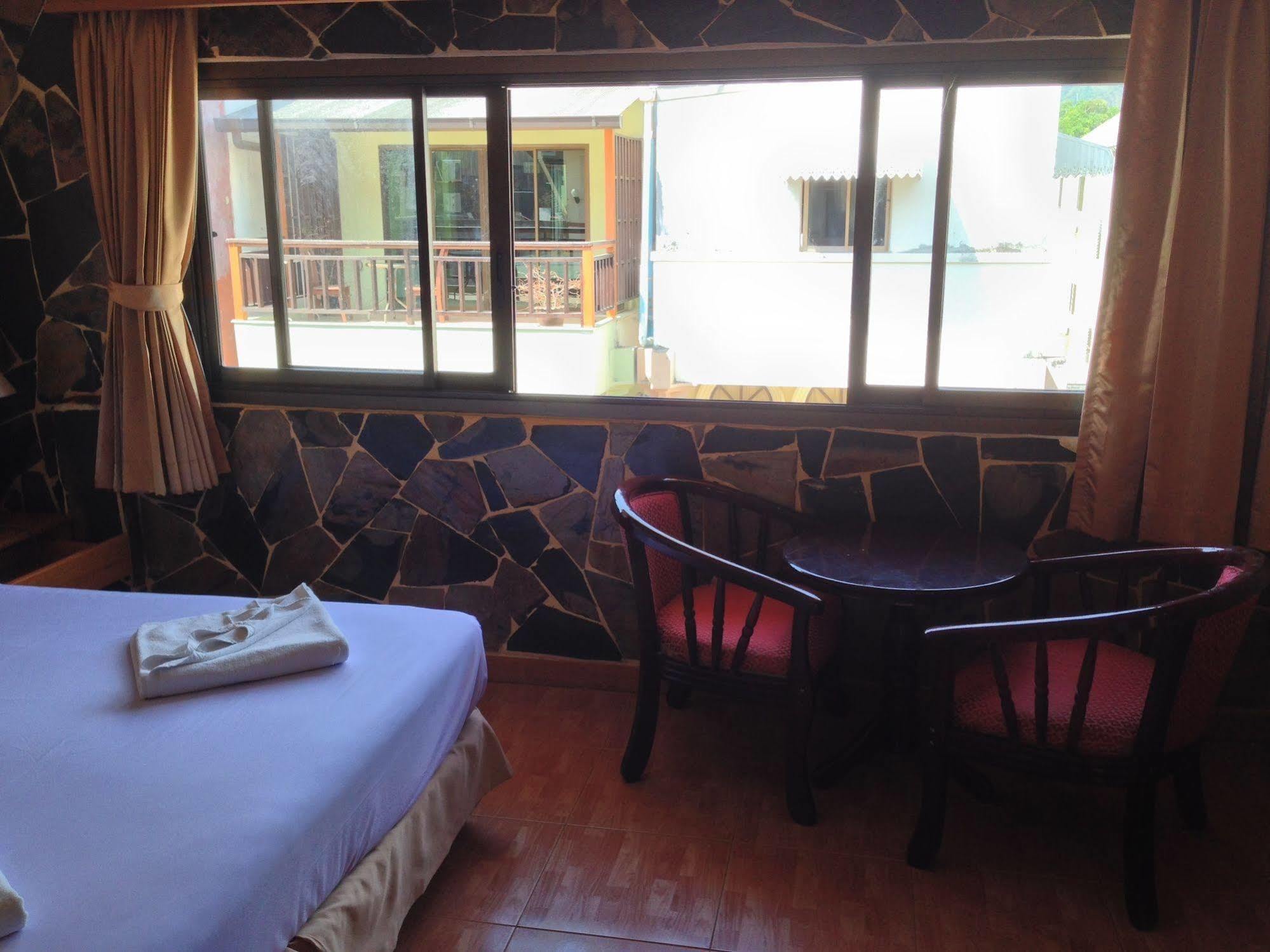 Отель The House Patong Экстерьер фото