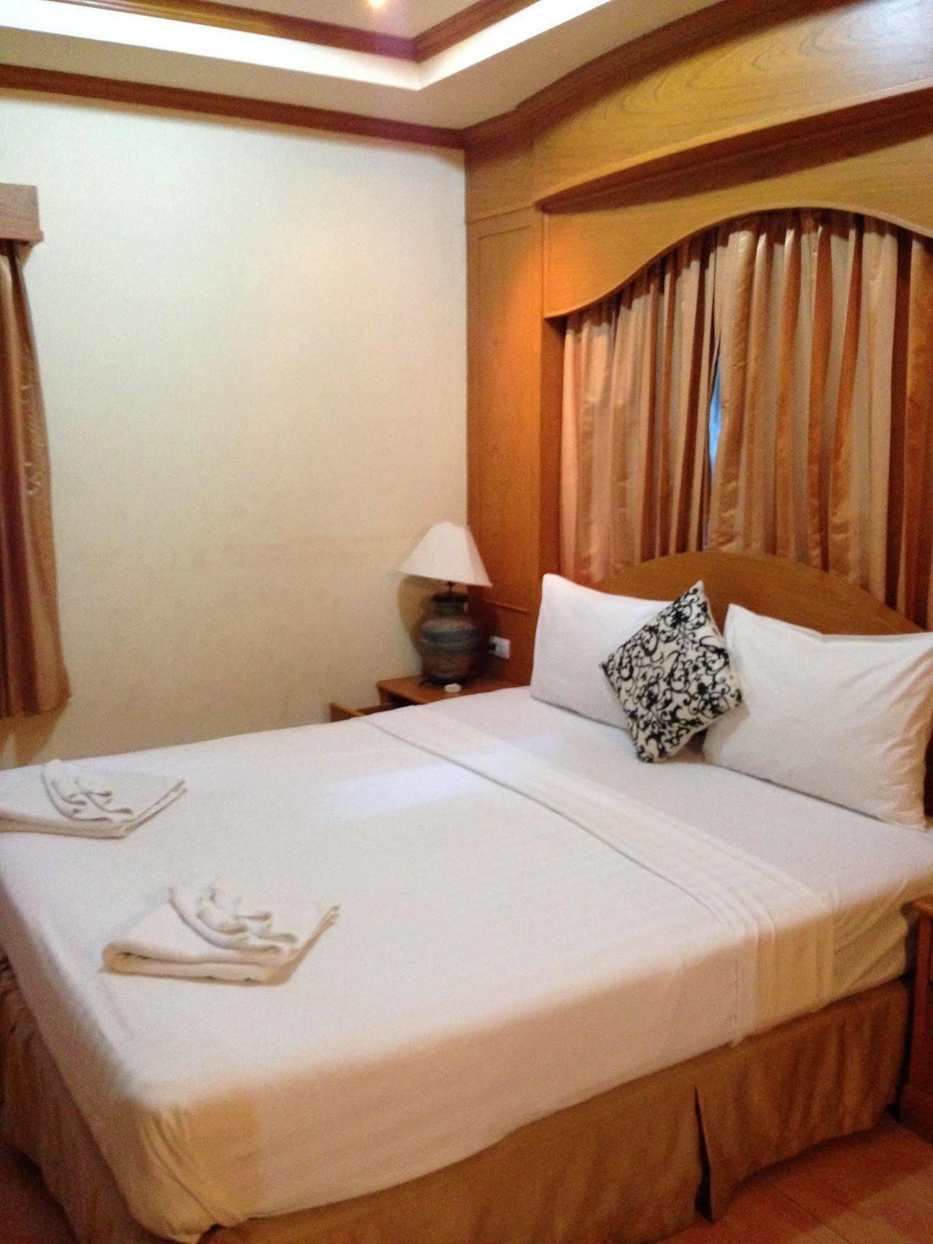 Отель The House Patong Экстерьер фото