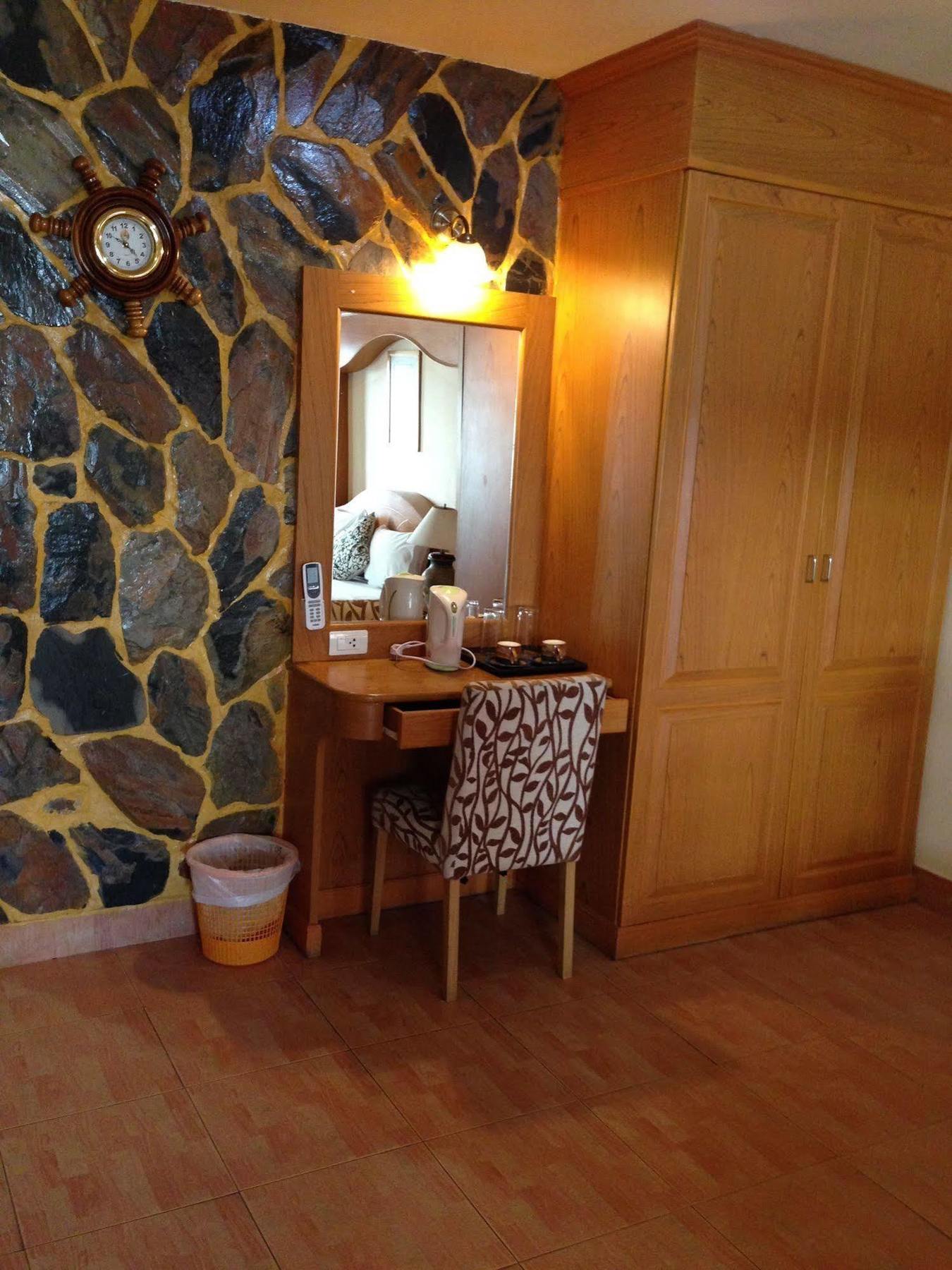 Отель The House Patong Экстерьер фото