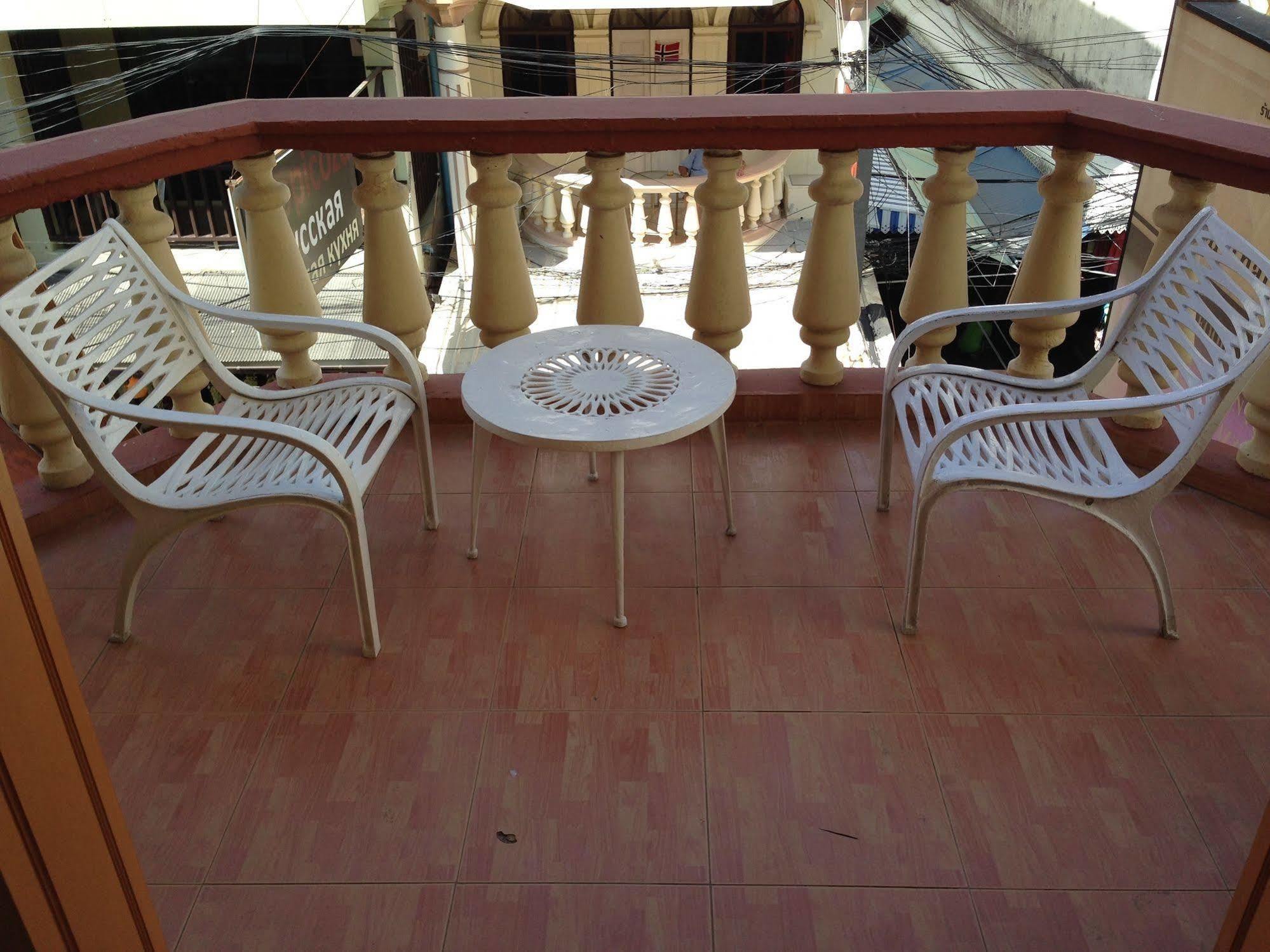 Отель The House Patong Экстерьер фото
